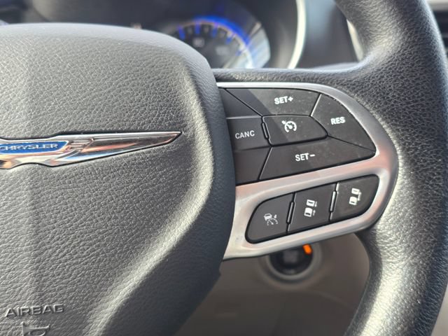 Used 2020 Chrysler Pacifica Touring w/ Advanced Safetytec Group FWD image 36