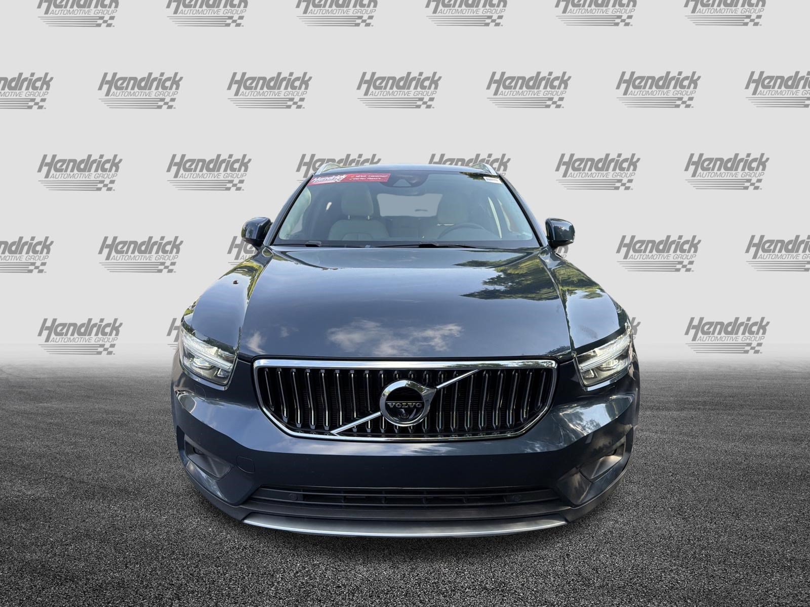 Certified 2022 Volvo XC40 T5 Inscription w/ Advanced Package AWD/4WD image 3