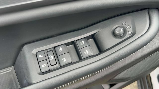 Used 2024 Jeep Grand Cherokee L Laredo AWD/4WD image 25