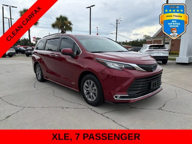 Used 2021 Toyota Sienna XLE FWD image 3