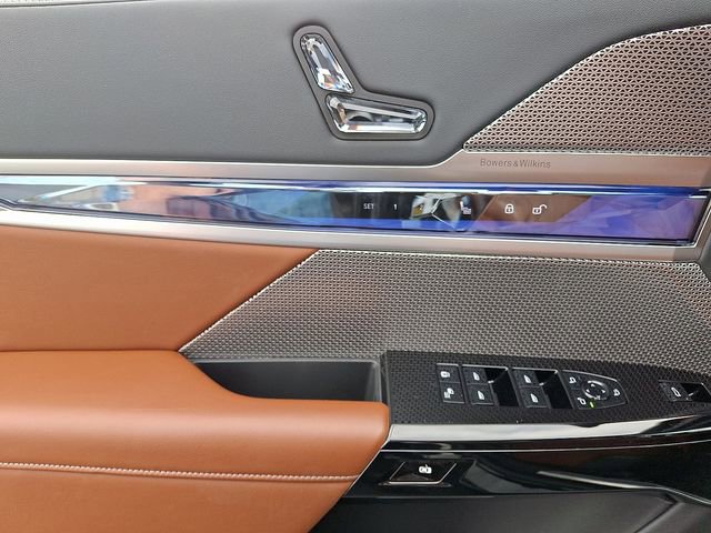 Certified 2024 BMW 760i xDrive w/ Executive Package image 13