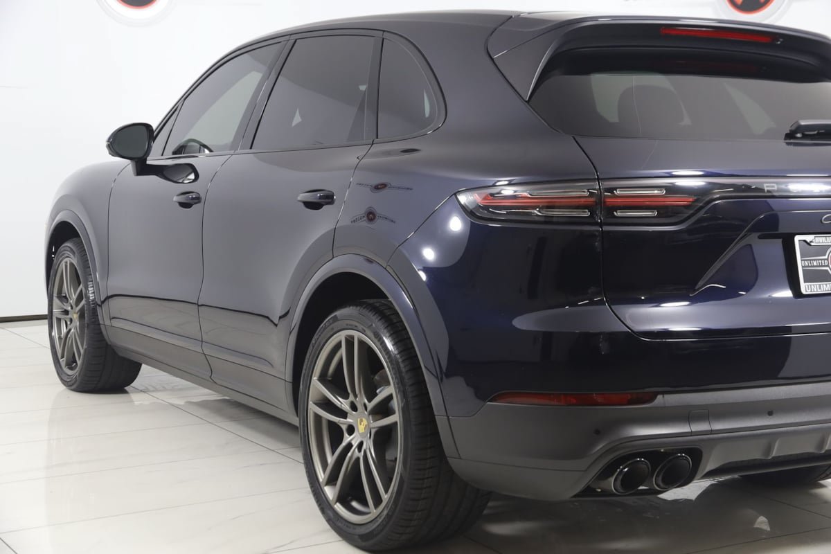 Used 2023 Porsche Cayenne Platinum Edition AWD/4WD image 24