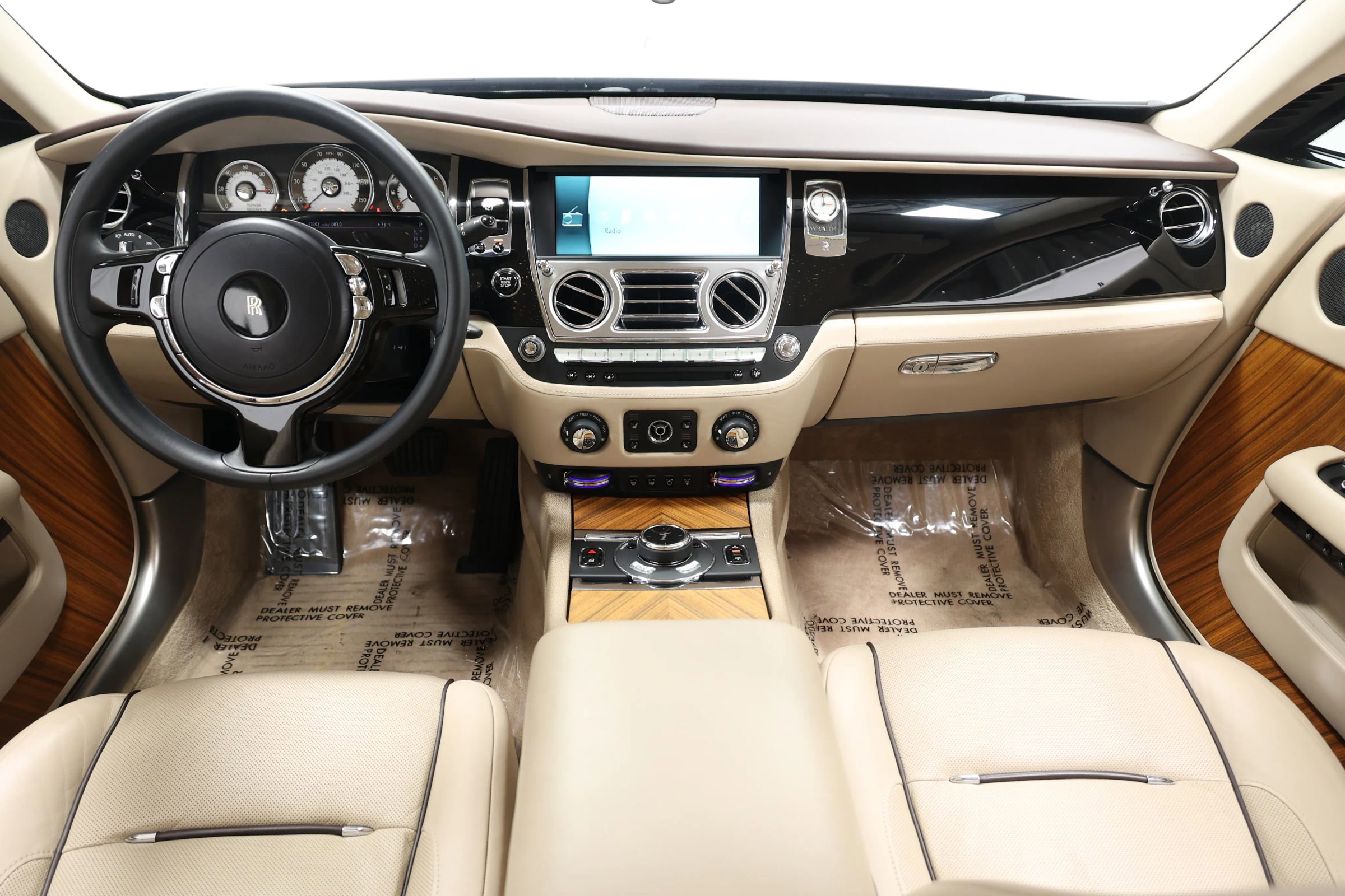 Used 2014 Rolls-Royce Wraith image 2