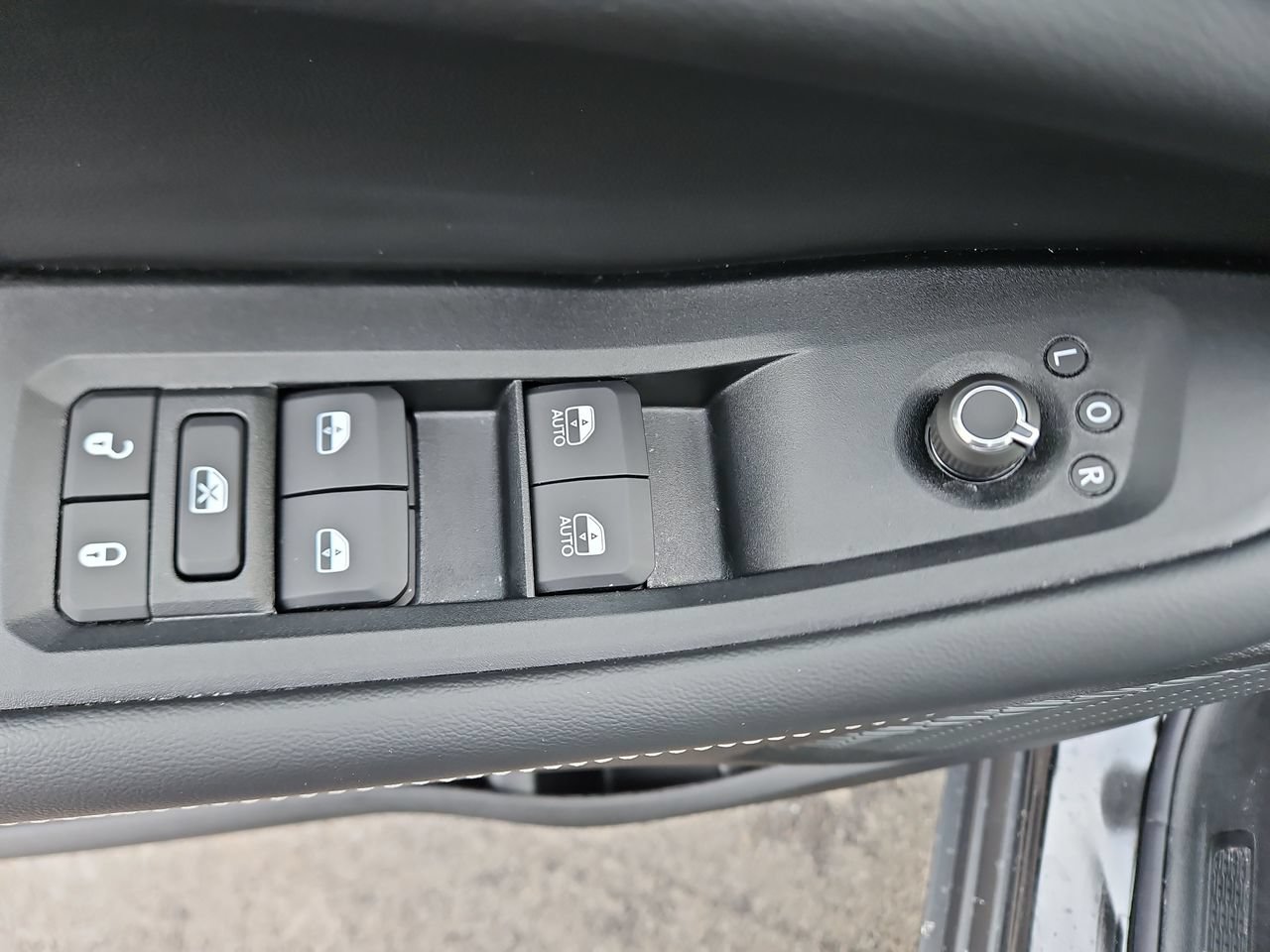 New 2026 Jeep Grand Cherokee Altitude AWD/4WD image 19