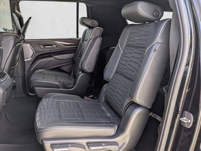 Used 2022 Cadillac Escalade ESV Sport Platinum w/ LPO, ONYX Package AWD/4WD image 15
