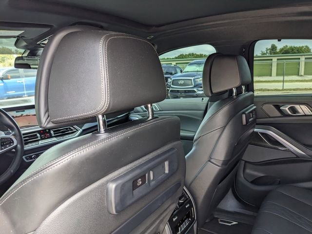 Used 2022 BMW X6 M50i w/ Executive Package AWD/4WD image 19
