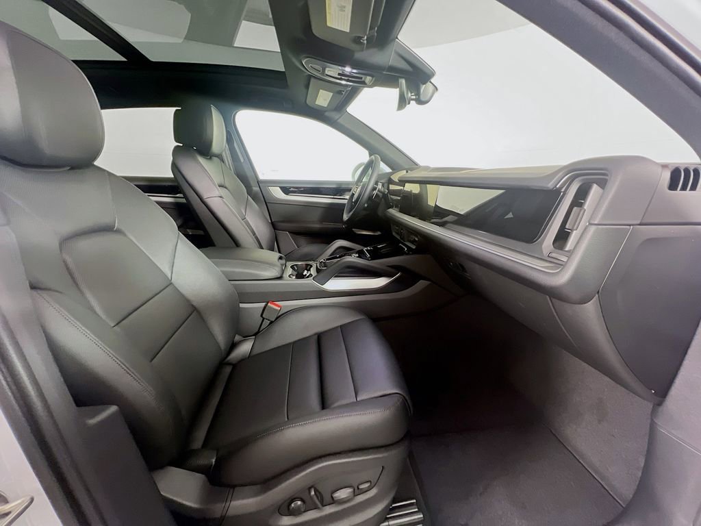 New 2026 Porsche Cayenne image 30