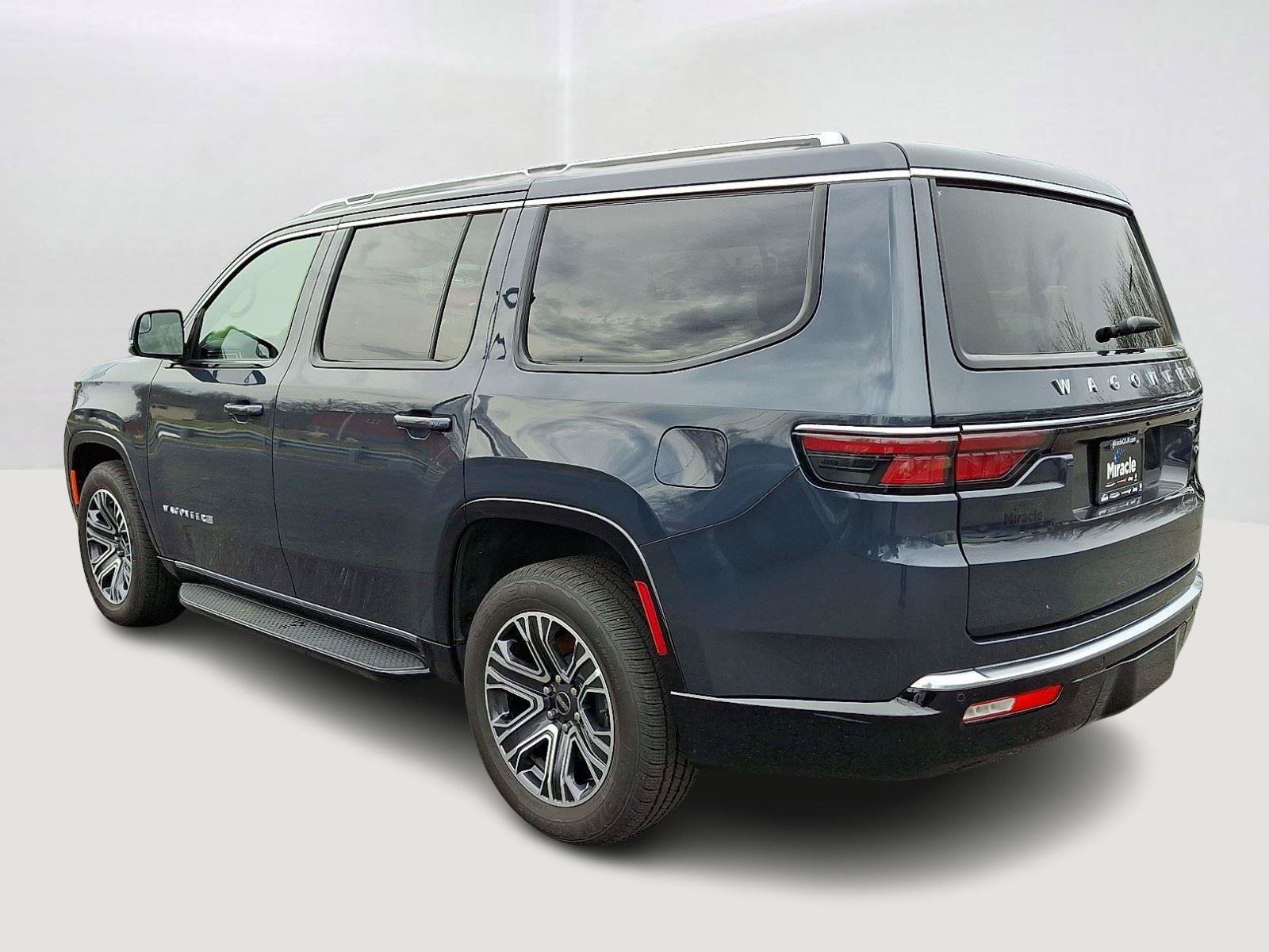Certified 2025 Jeep Wagoneer 4WD image 5
