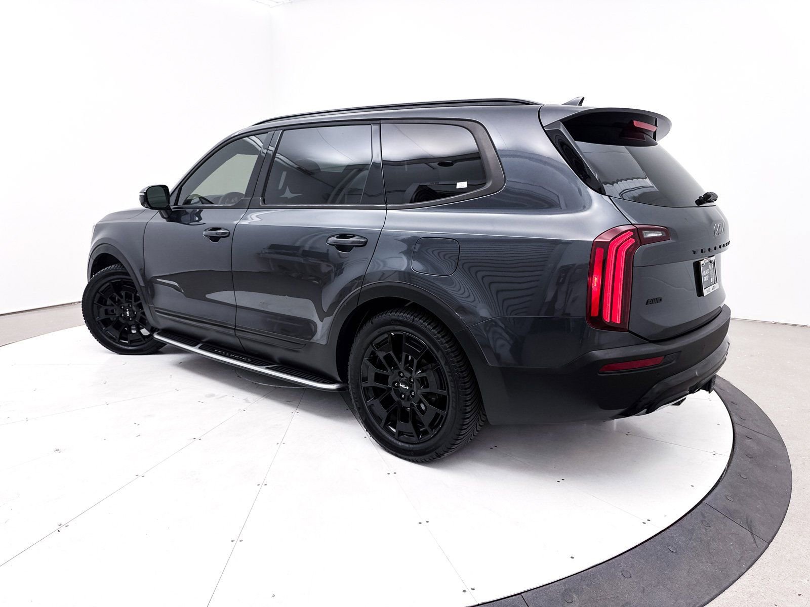 Used 2022 Kia Telluride SX w/ SX Prestige Package image 2
