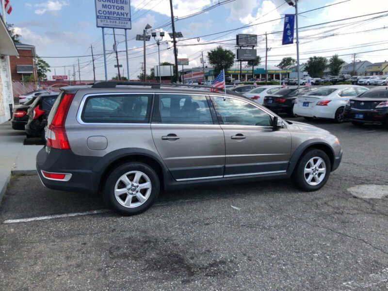 Used 2010 Volvo XC70 3.2 image 2