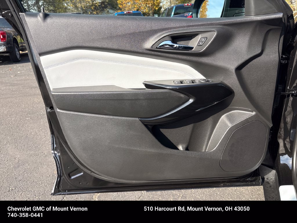 New 2026 Chevrolet Trax LT w/ Midnight Edition FWD image 14