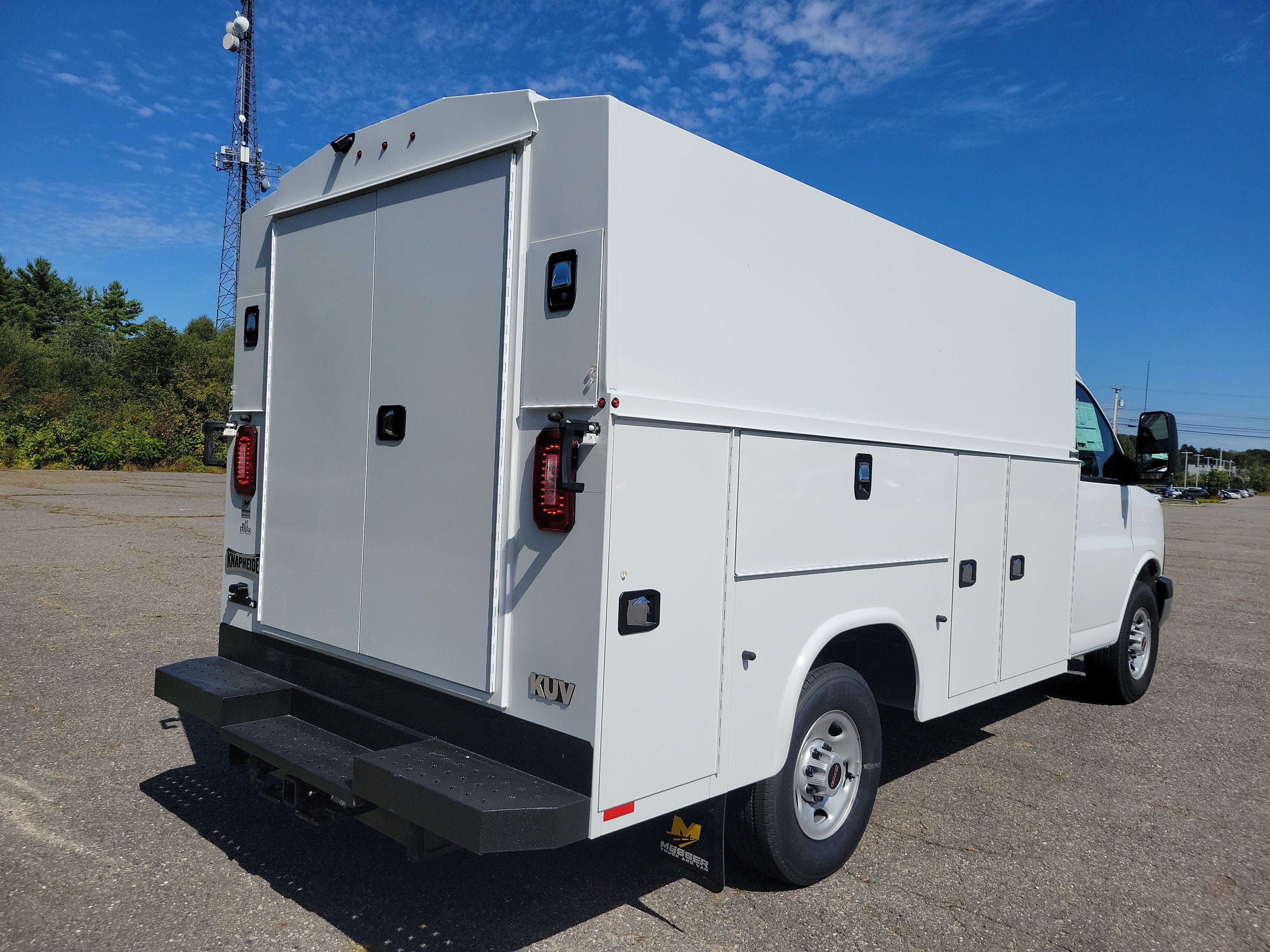 New 2025 GMC Savana 3500 w/ Power Convenience Package RWD image 7