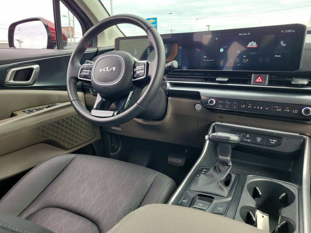 Used 2026 Kia Carnival FWD image 14