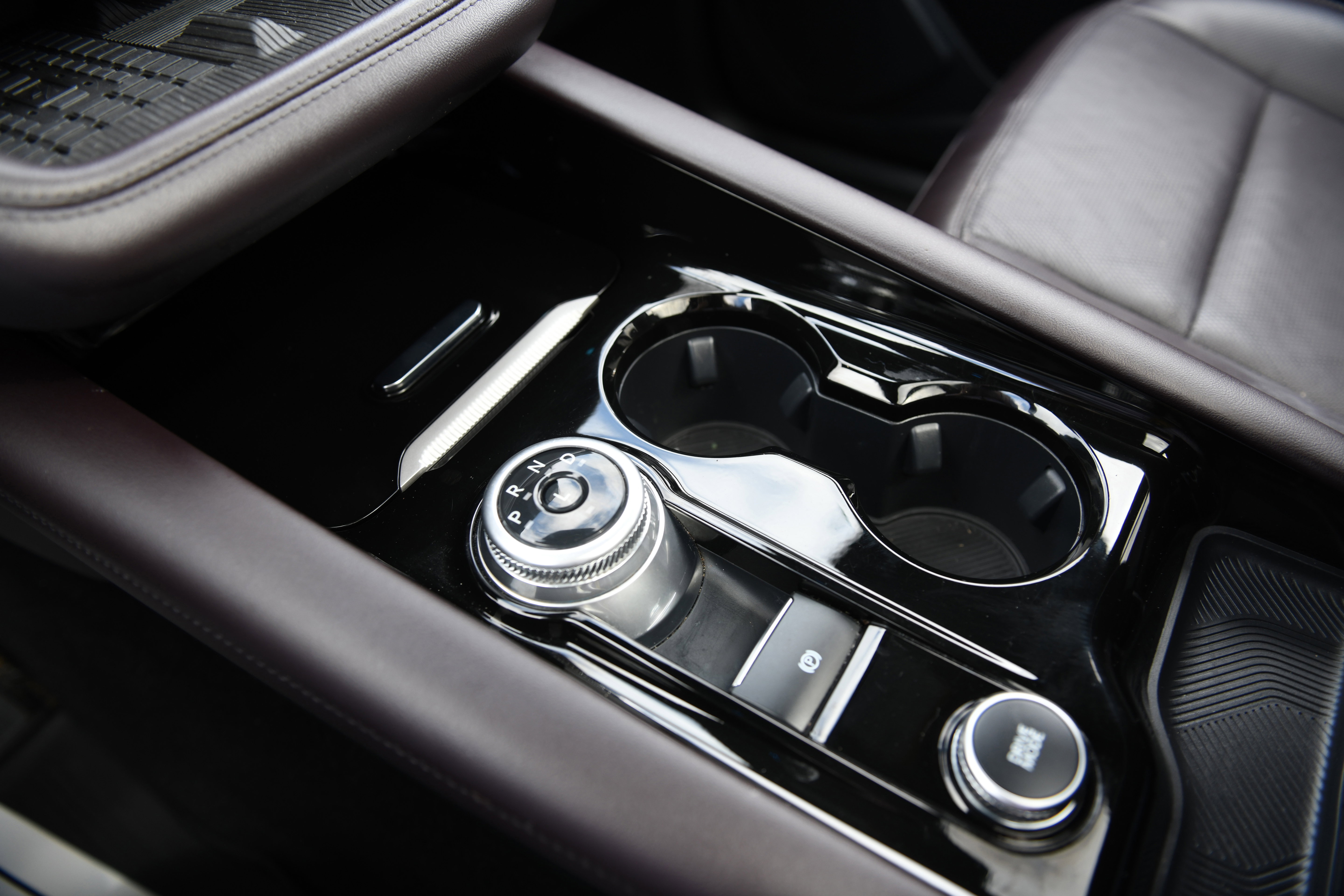 Used 2025 Ford Explorer Platinum image 21