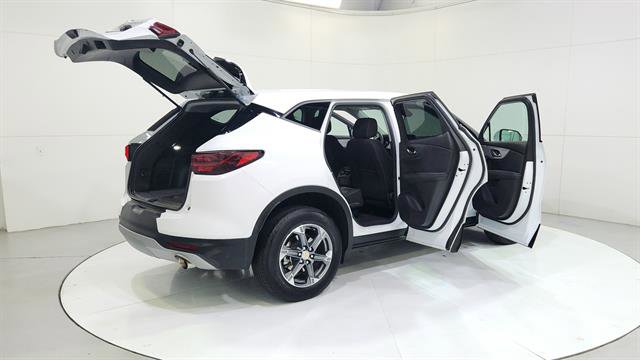 Used 2025 Chevrolet Blazer LT image 32