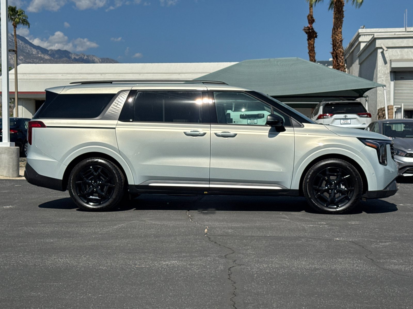 New 2026 Kia Carnival SX image 2