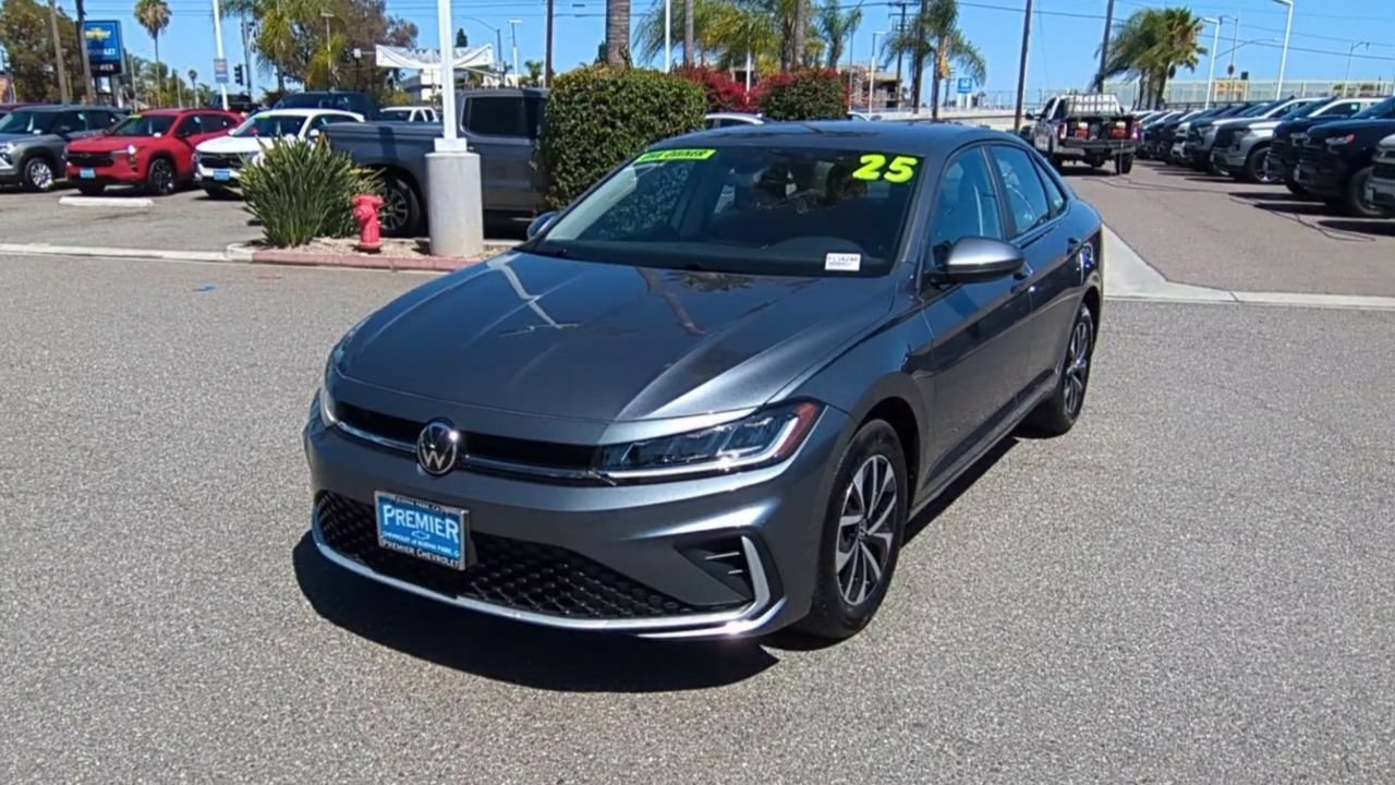 Used 2025 Volkswagen Jetta S FWD image 3