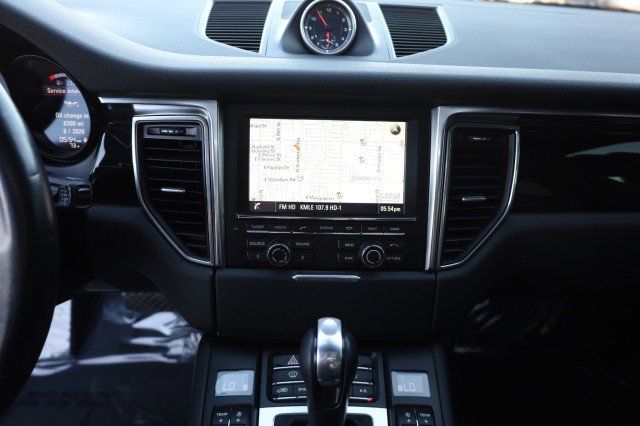 Used 2016 Porsche Macan S image 36