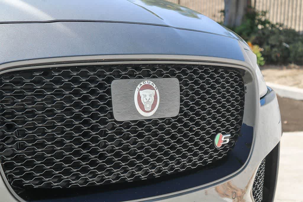 Used 2019 Jaguar F-PACE S AWD/4WD image 11