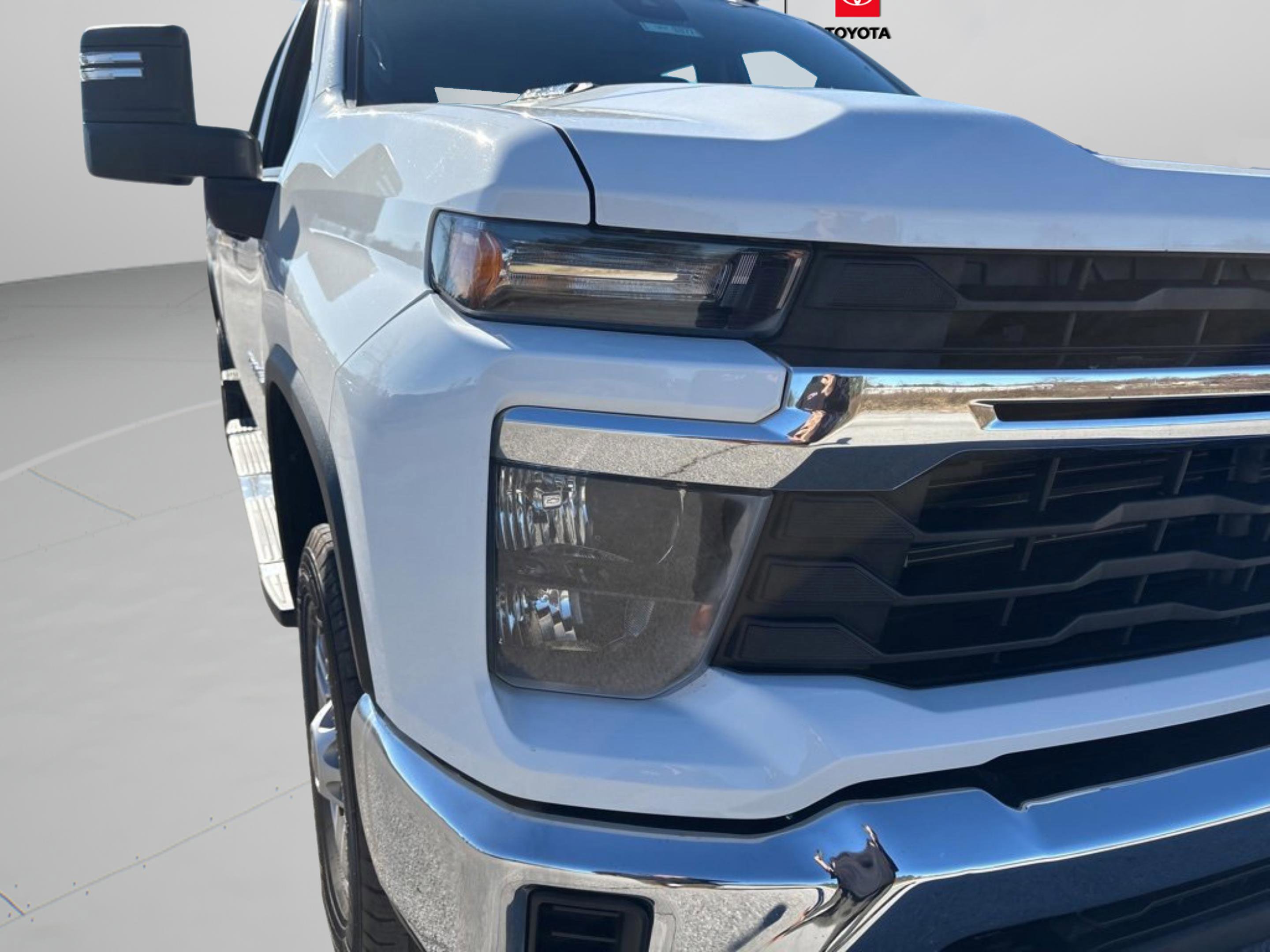 Used 2024 Chevrolet Silverado 2500 LT image 46