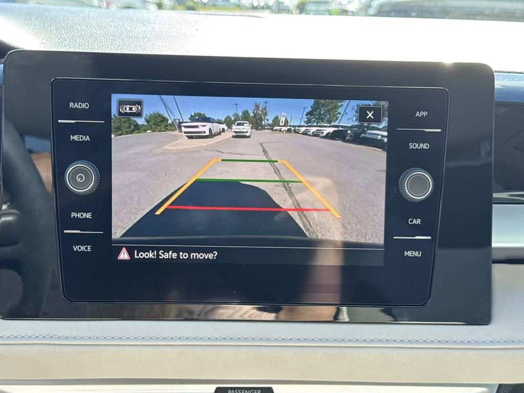 Used 2025 Volkswagen Taos SE image 36