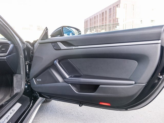 Used 2024 Porsche 911 Targa 4S w/ Premium Package image 32
