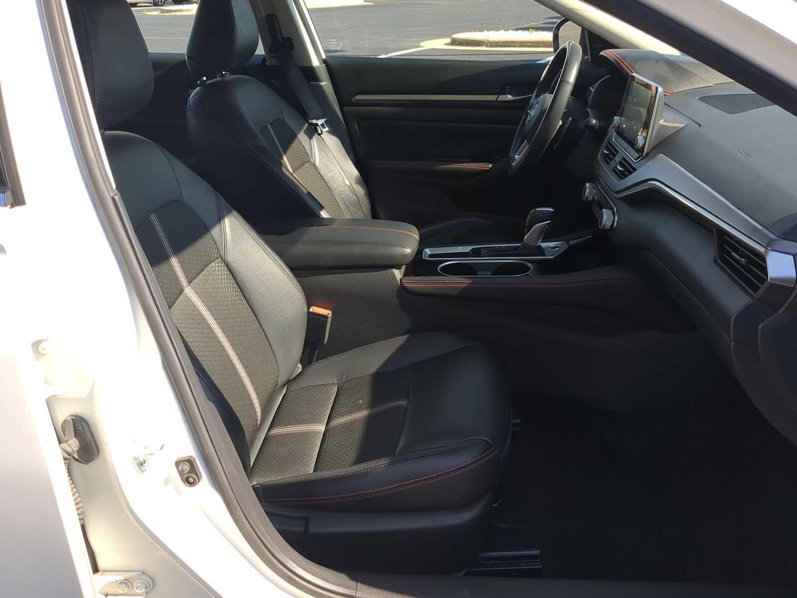 Used 2024 Nissan Altima 2.5 SR FWD image 26