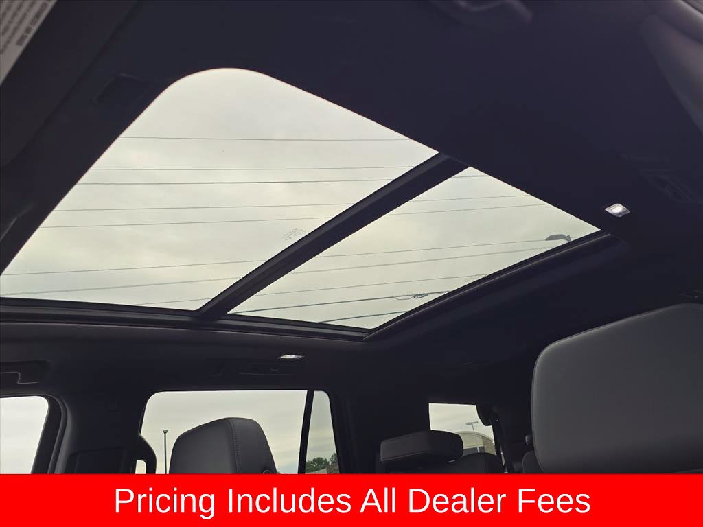 Used 2024 Chevrolet Tahoe LT w/ Luxury Package AWD/4WD image 13