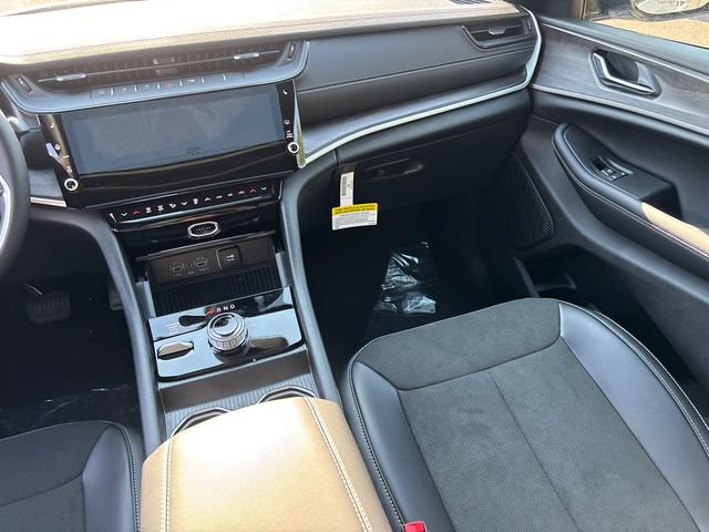 New 2026 Jeep Grand Cherokee Altitude AWD/4WD image 11