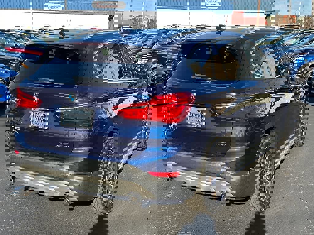 Used 2019 BMW X1 xDrive28i w/ Convenience Package image 3