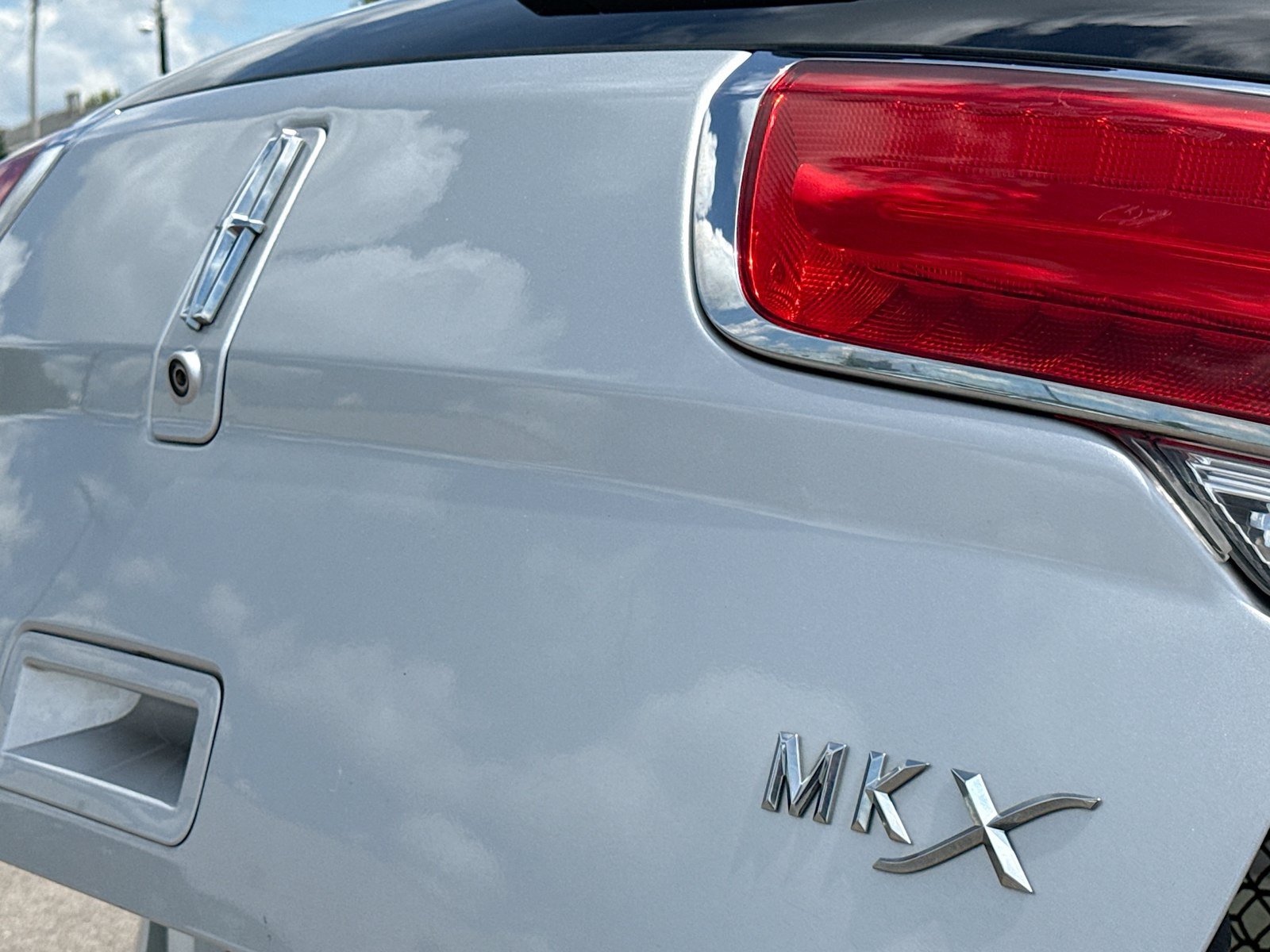 Used 2011 Lincoln MKX 2WD w/ 101A Rapid Spec Order Code image 15