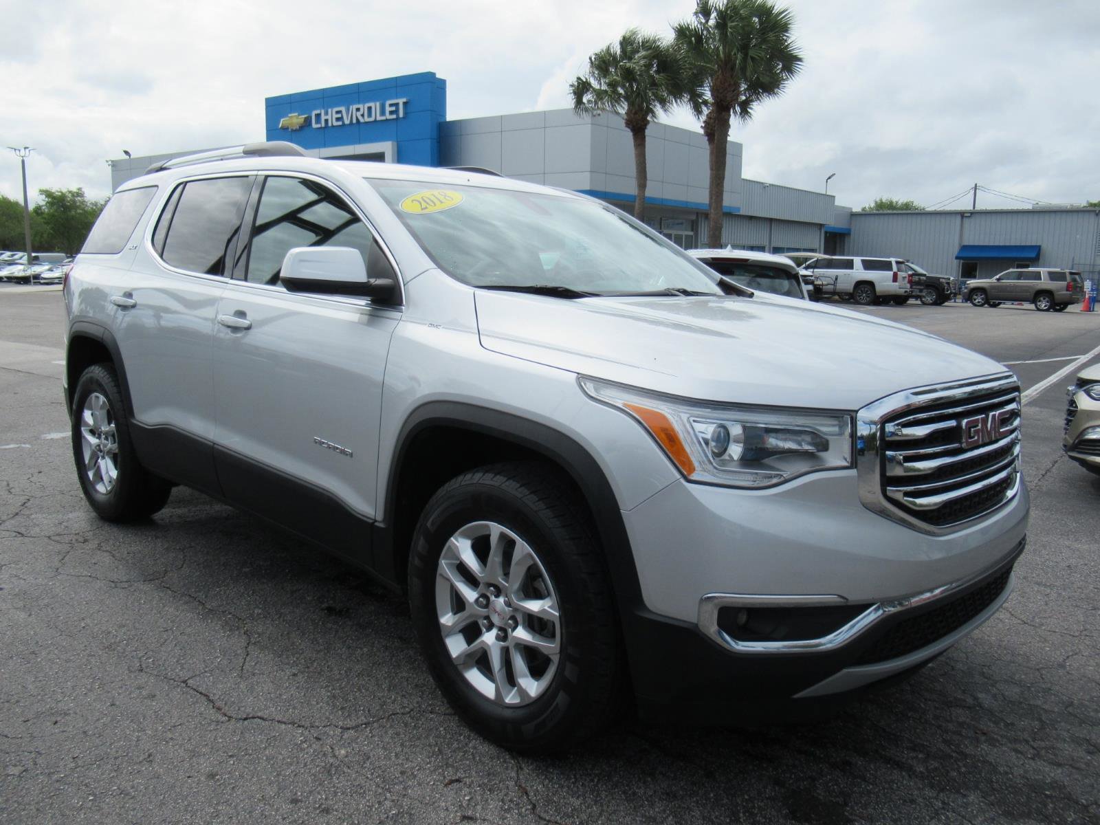 Used 2018 GMC Acadia SLT image 3