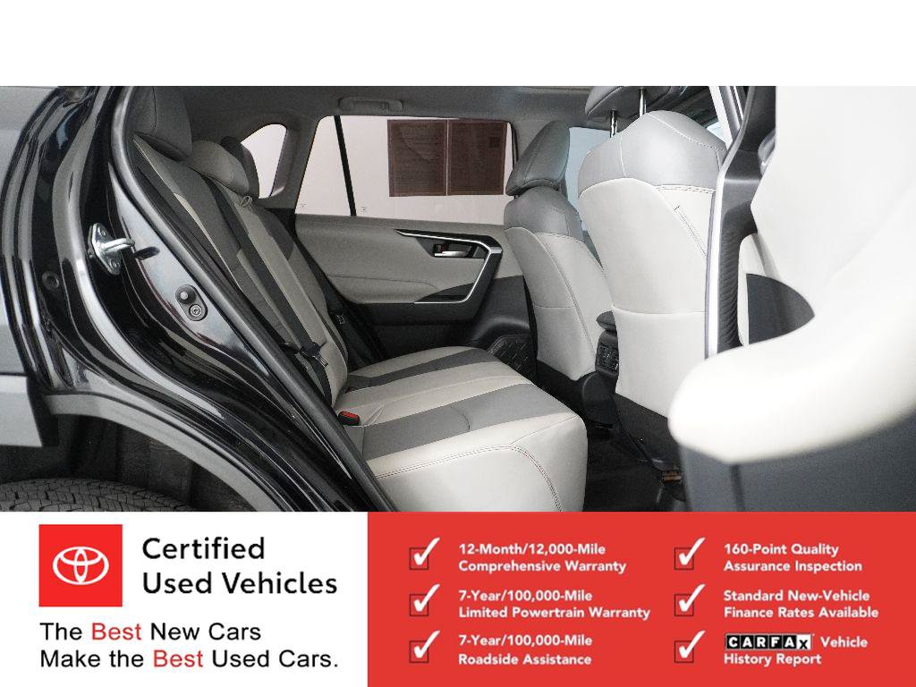 Used 2021 Toyota RAV4 XLE Premium FWD image 9