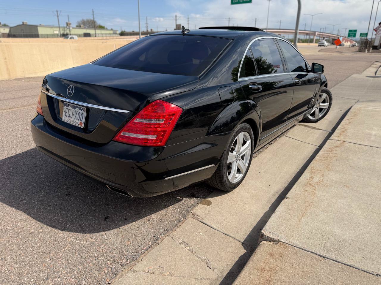 Used 2012 Mercedes-Benz S 550 image 3