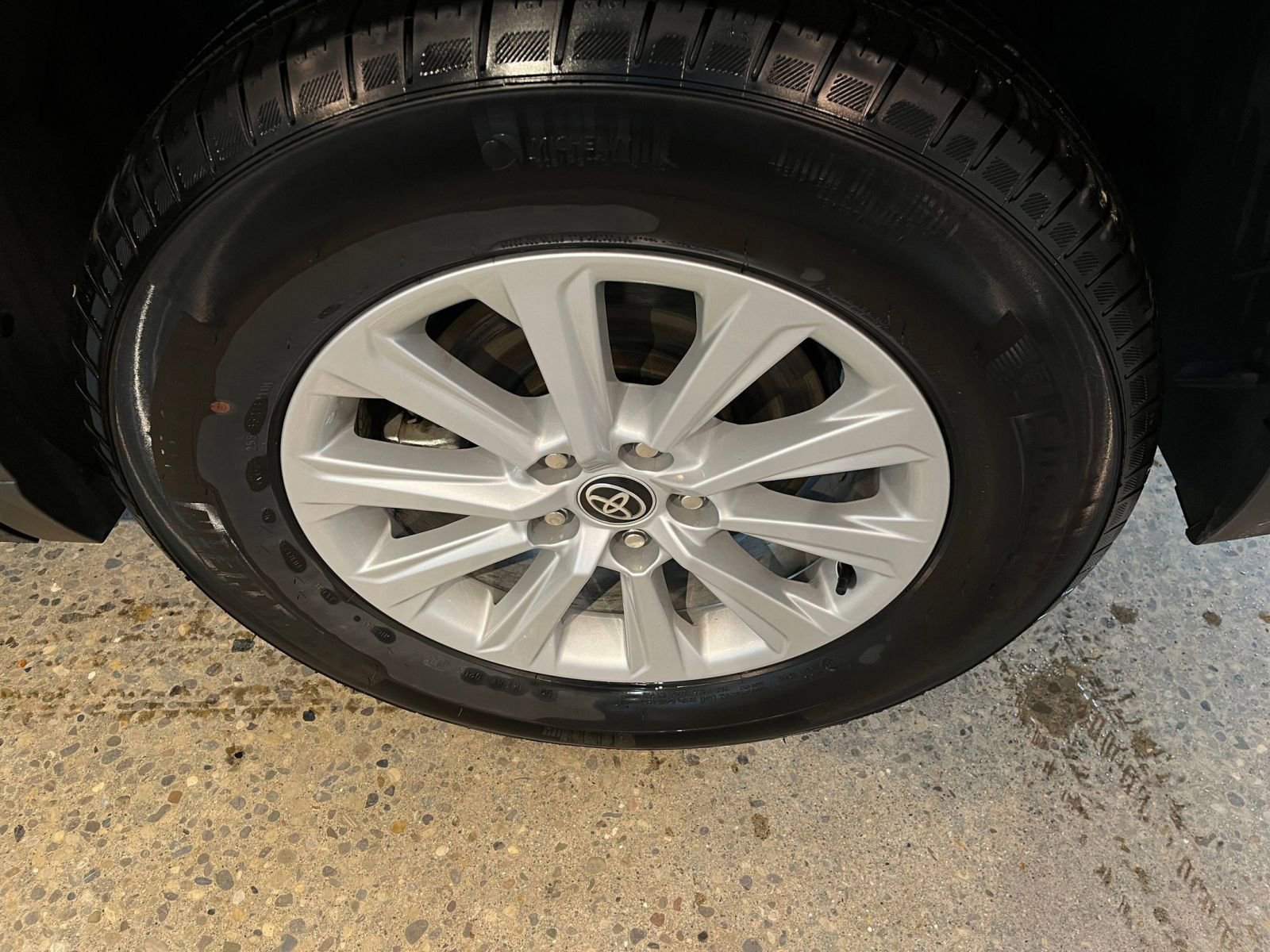 Used 2025 Toyota Grand Highlander FWD image 32