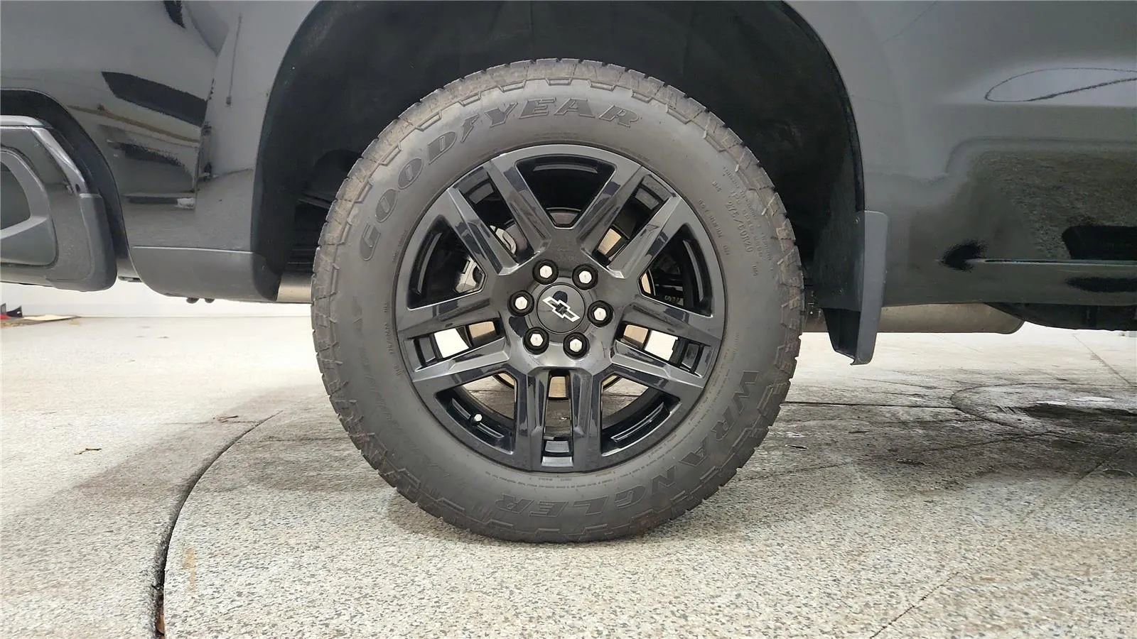 Used 2025 Chevrolet Silverado 1500 High Country w/ Midnight Edition image 13