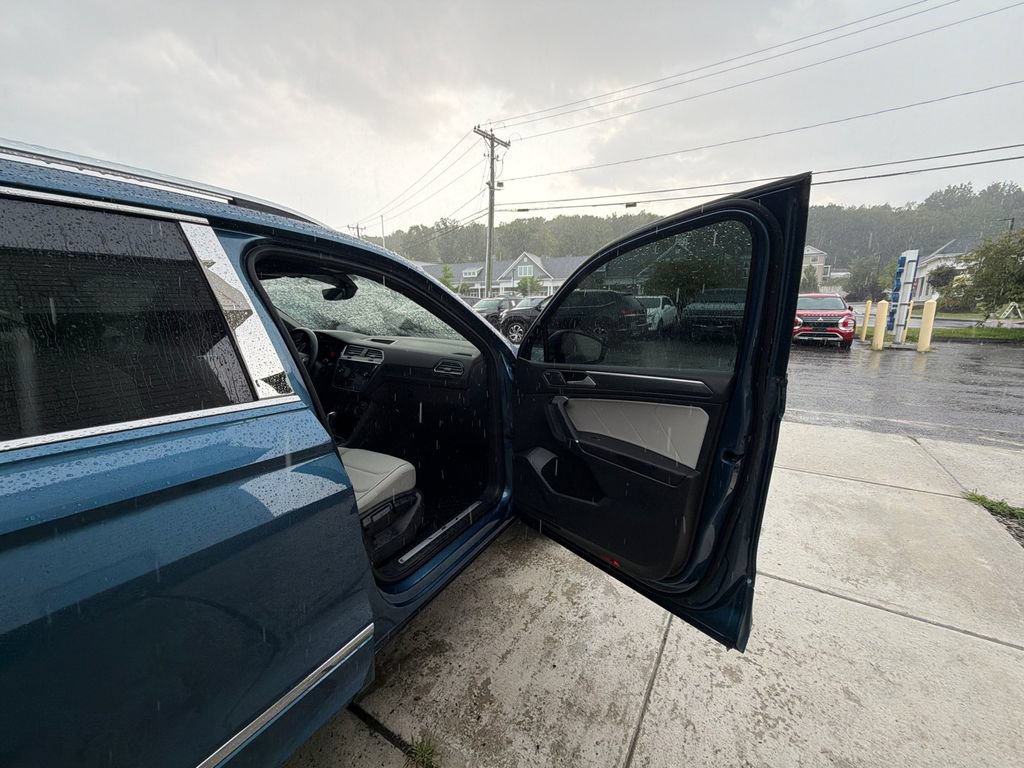 Used 2020 Volkswagen Tiguan SEL Premium R-Line AWD/4WD image 41