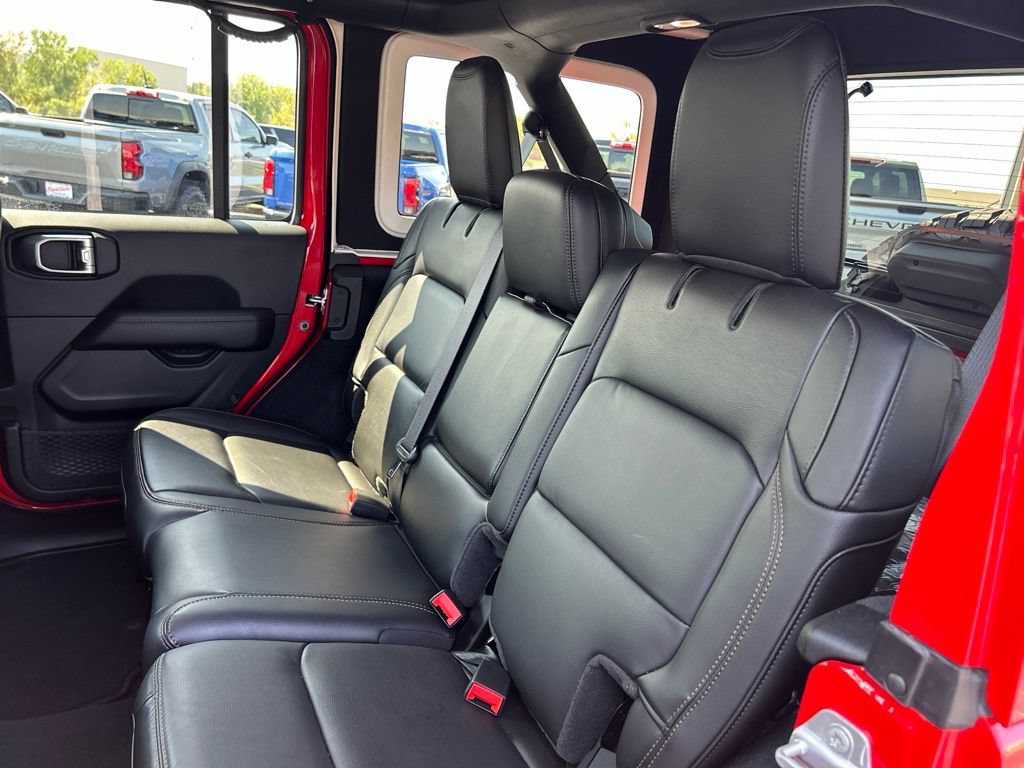 Used 2021 Jeep Wrangler Unlimited Rubicon w/ Trailer Tow Package AWD/4WD image 37