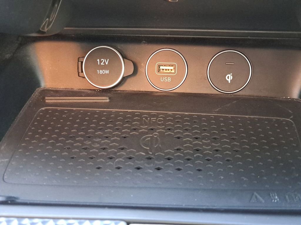 Used 2022 Genesis G70 3.3T image 24