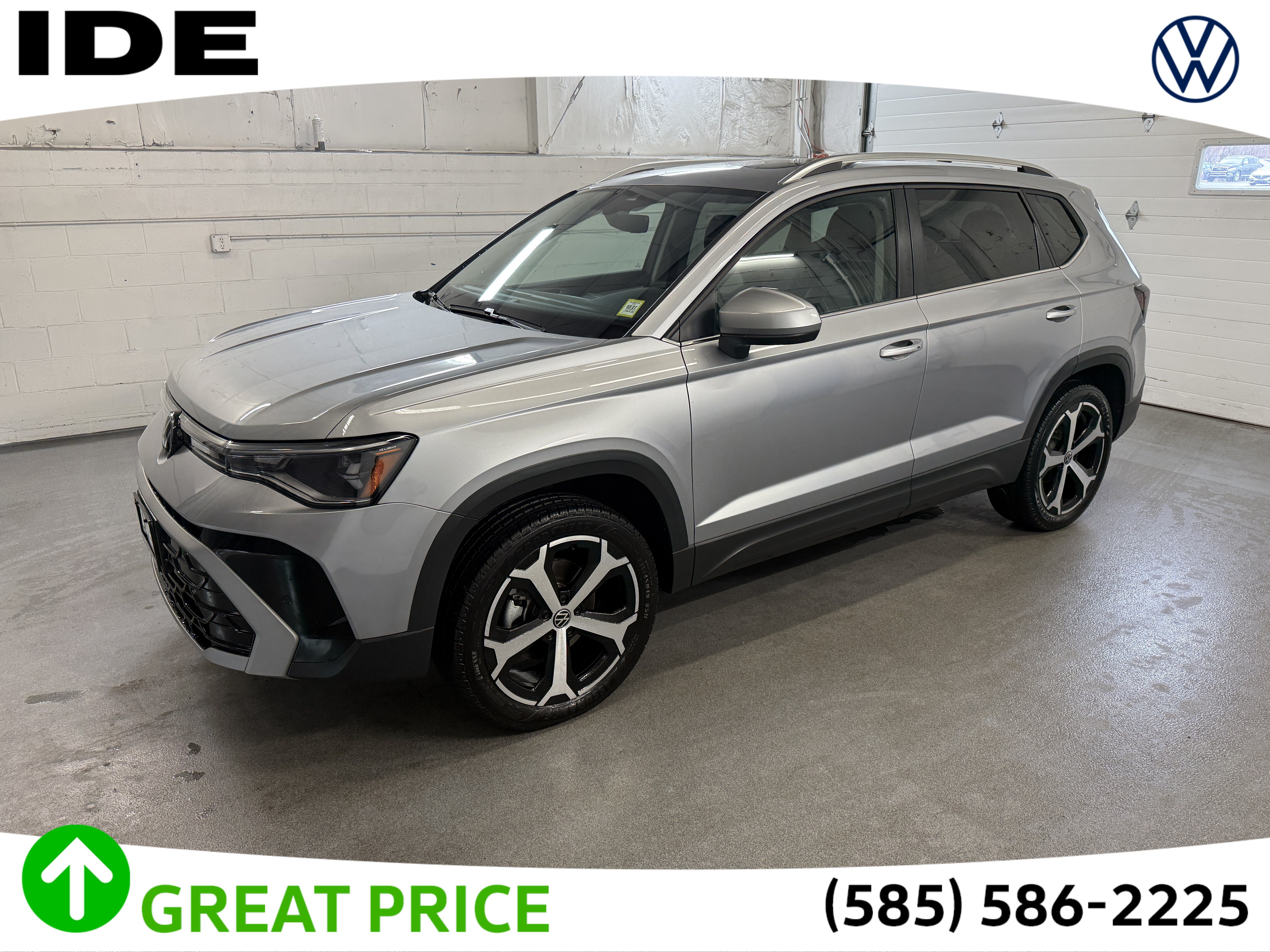 Certified 2025 Volkswagen Taos SEL AWD/4WD image 1
