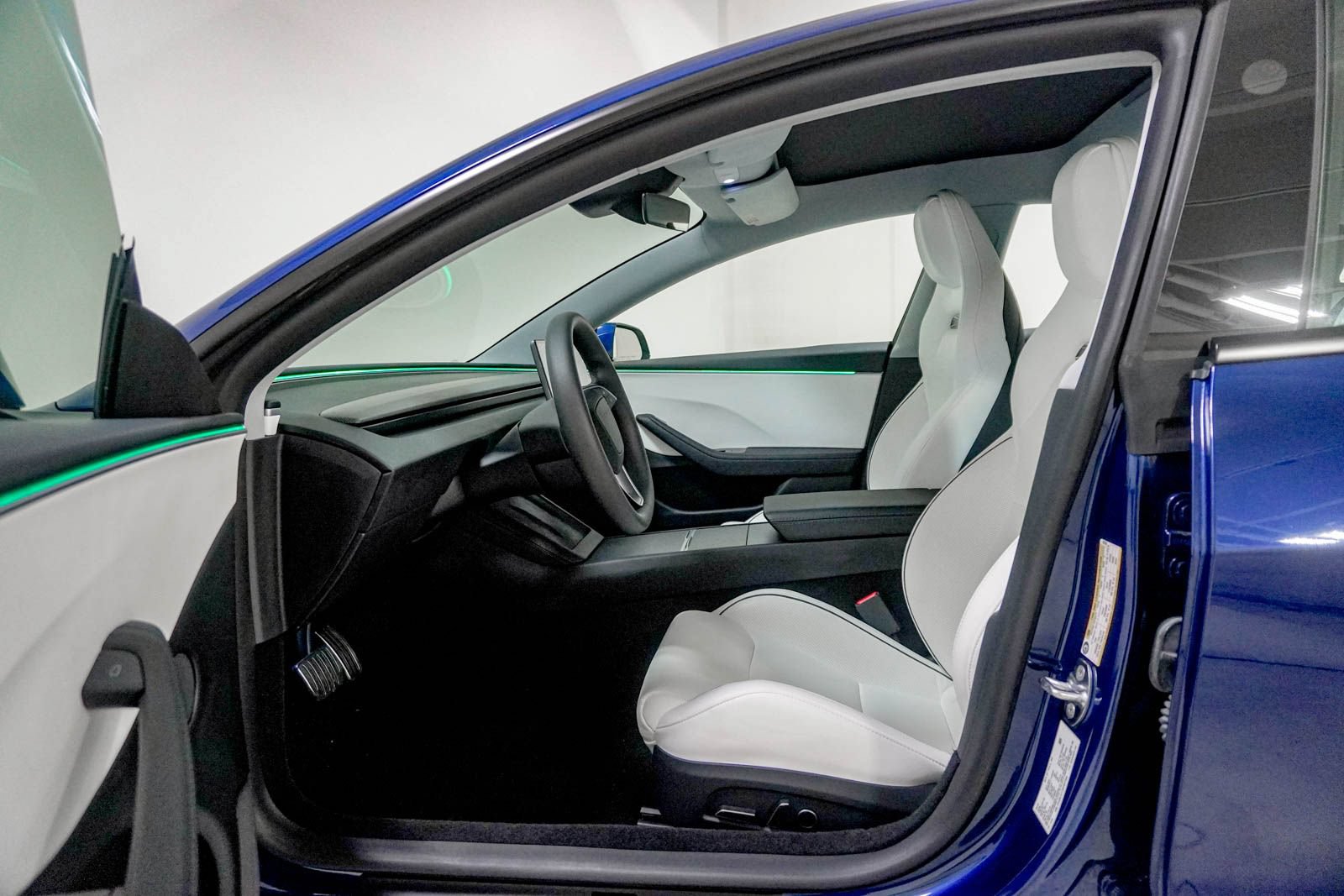 Used 2025 Tesla Model 3 Performance AWD/4WD image 19