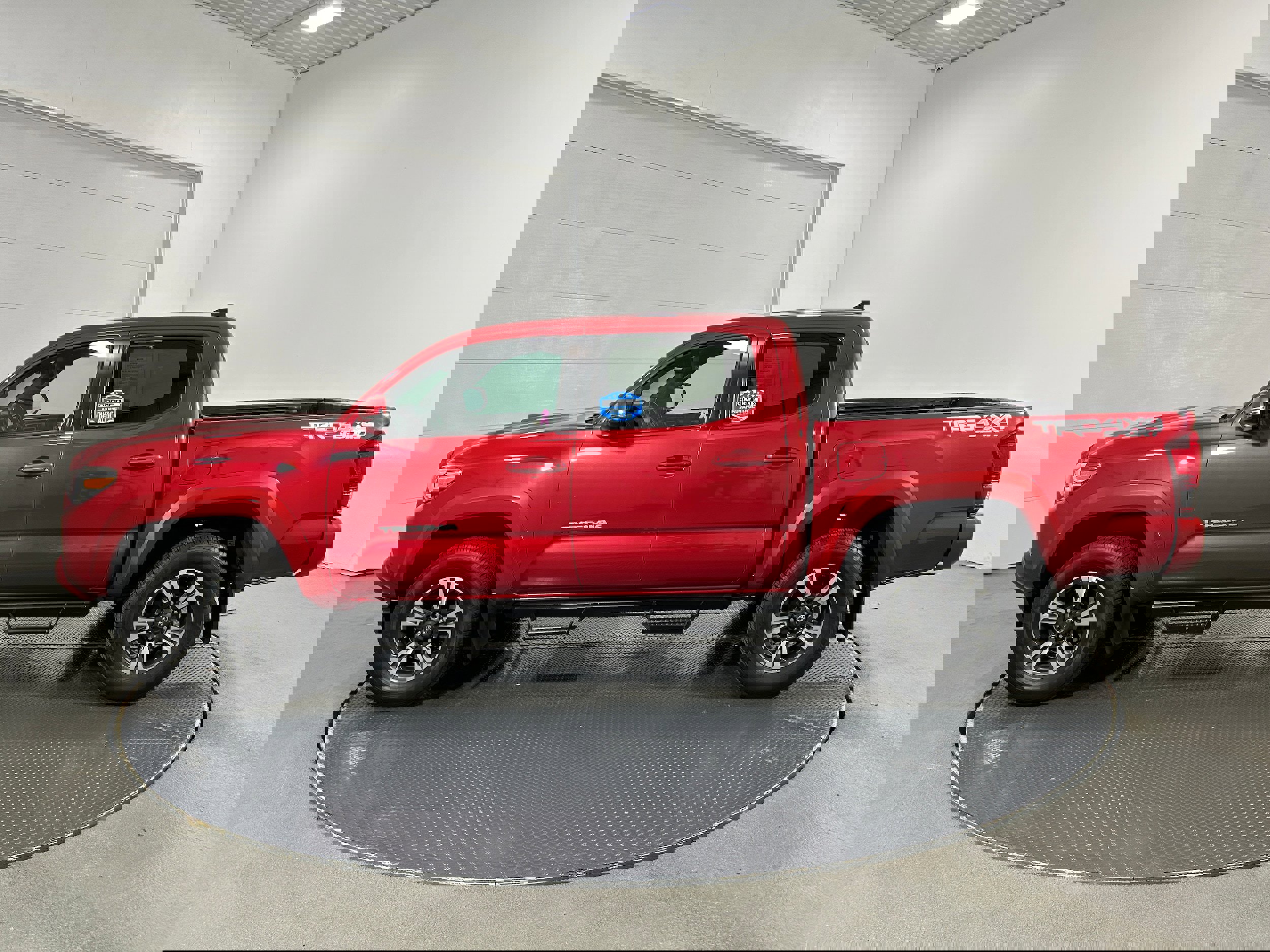 Used 2019 Toyota Tacoma TRD Sport image 18
