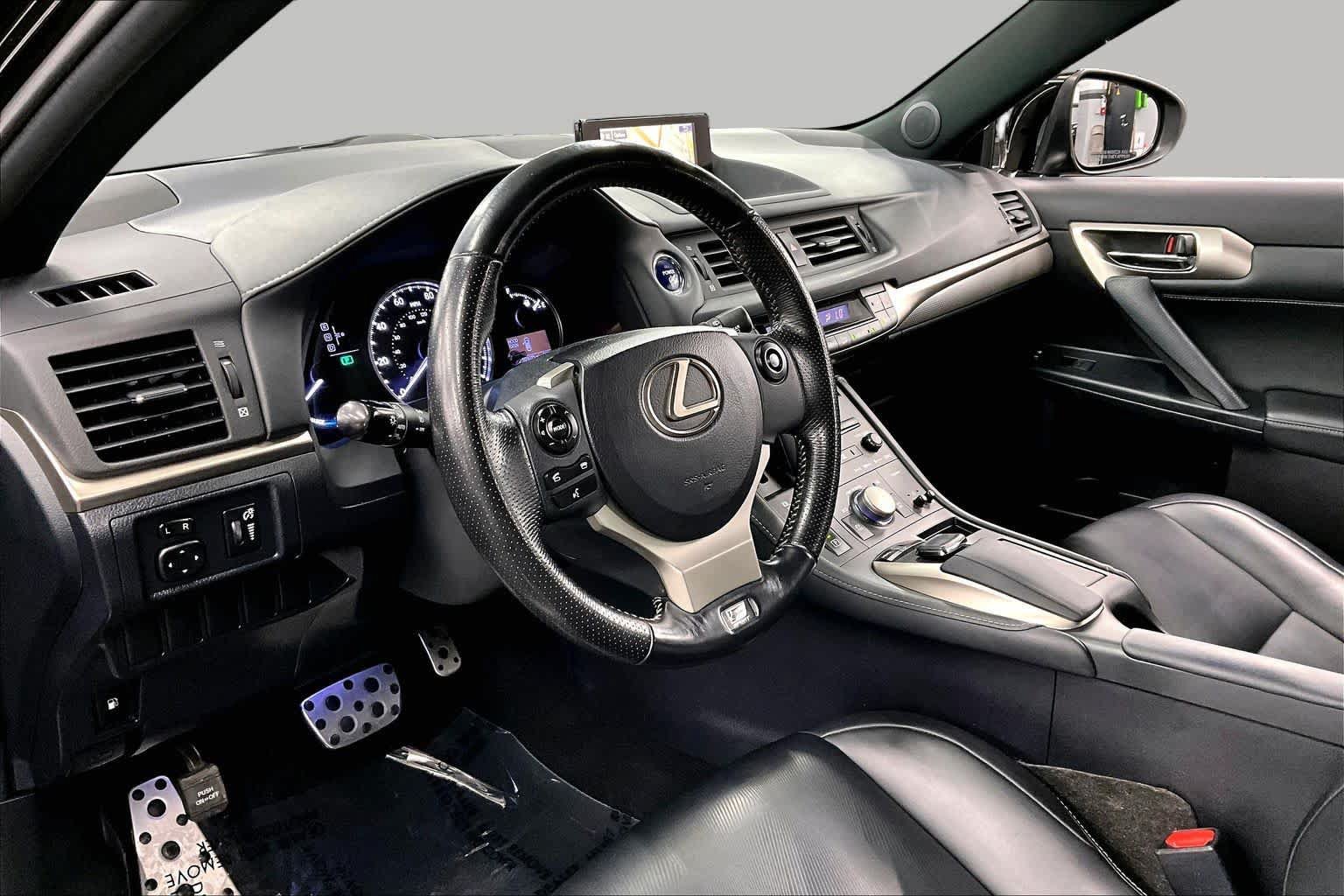 Used 2017 Lexus CT 200h w/ Navigation System Package FWD image 17