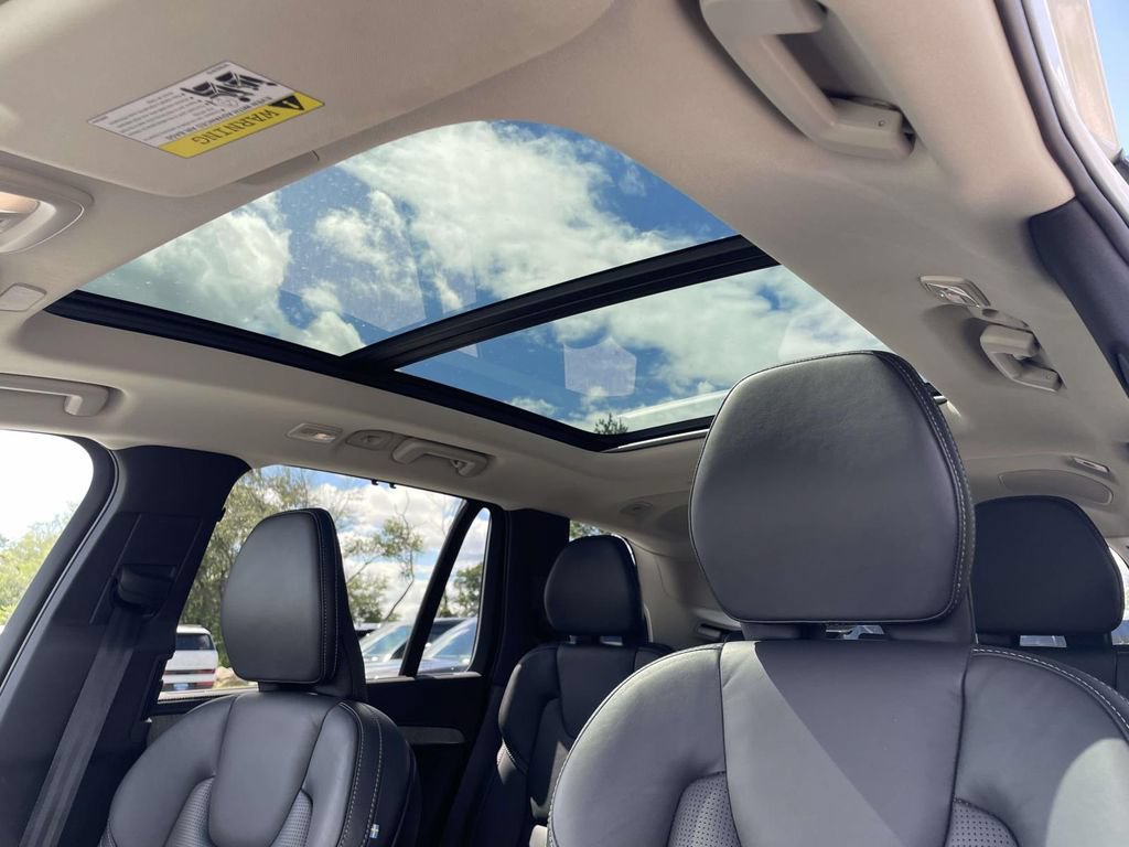 Used 2023 Volvo XC90 B6 Ultimate w/ Protection Package Premier AWD/4WD image 9