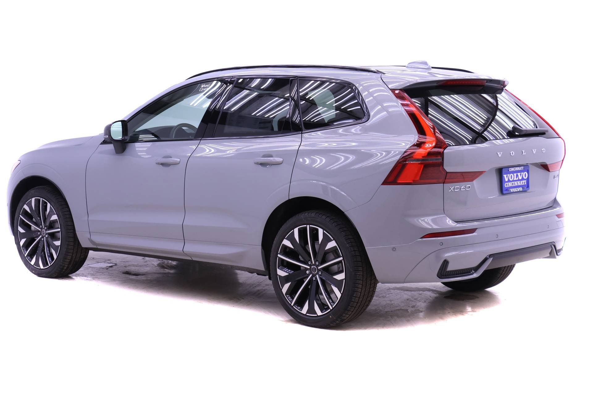 New 2026 Volvo XC60 B5 Ultra w/ Protection Package Premier image 5