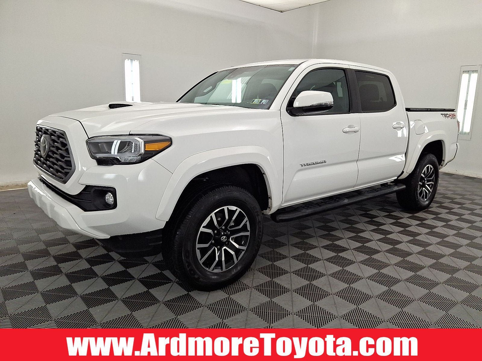 Used 2023 Toyota Tacoma TRD Sport AWD/4WD image 1