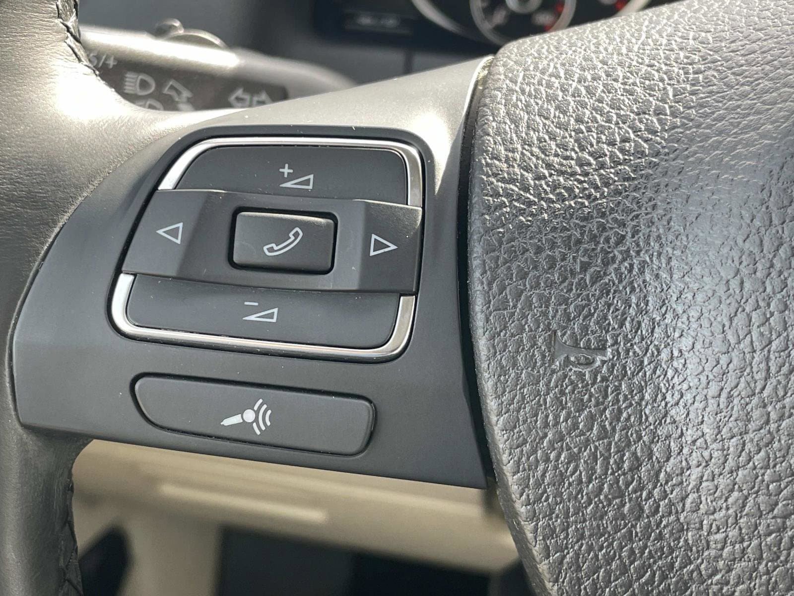 Used 2013 Volkswagen Tiguan SE FWD image 20