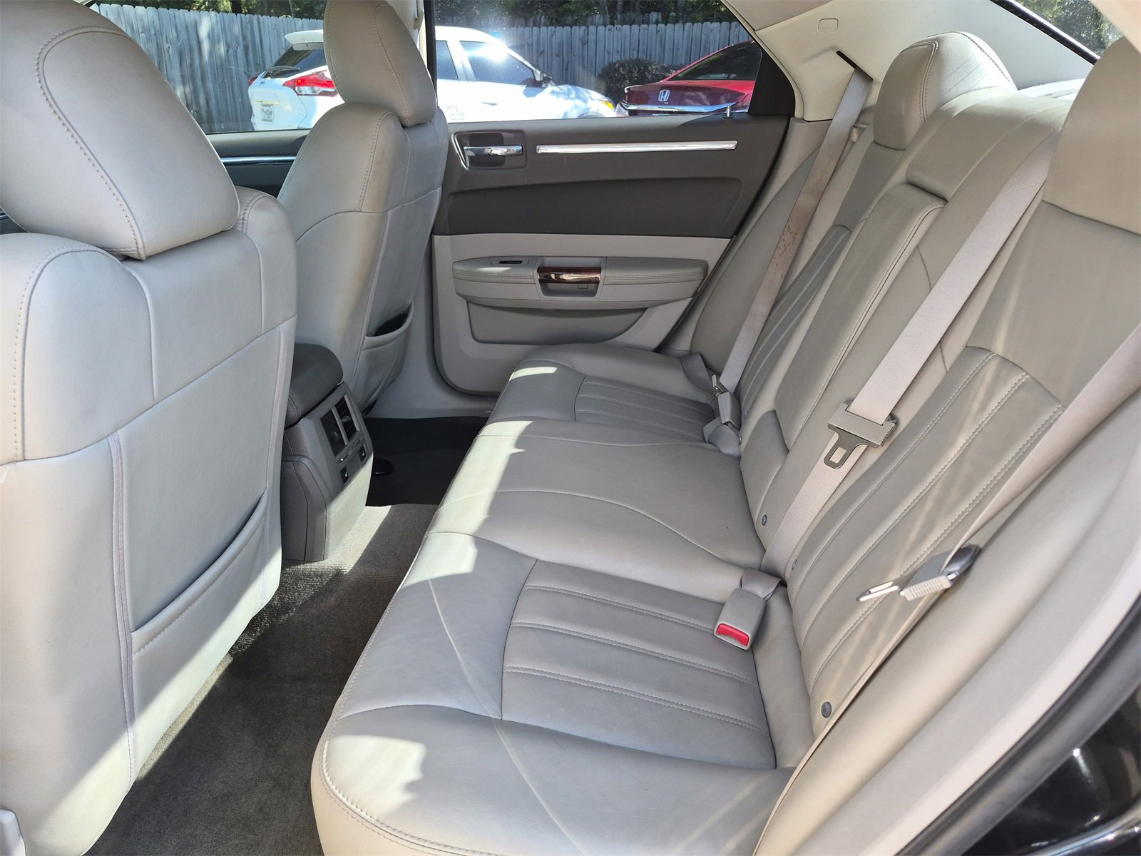 Used 2008 Chrysler 300 C w/ Navigation & Sound Group II image 11