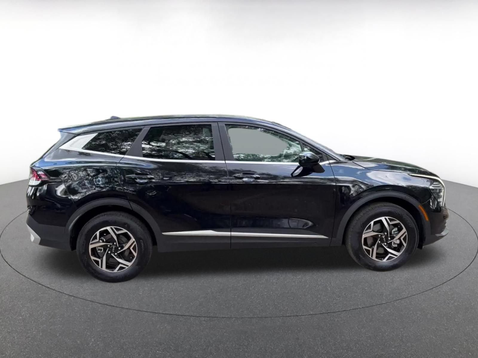 Used 2025 Kia Sportage LX AWD/4WD image 16