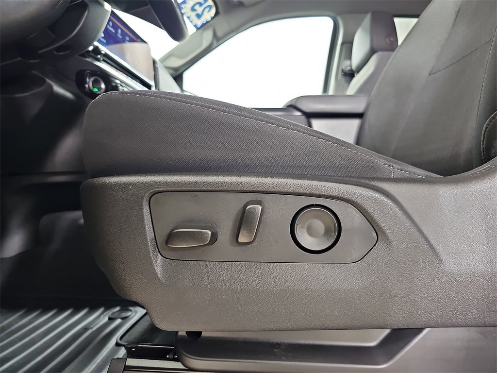 Certified 2025 Chevrolet Silverado 1500 LT image 35